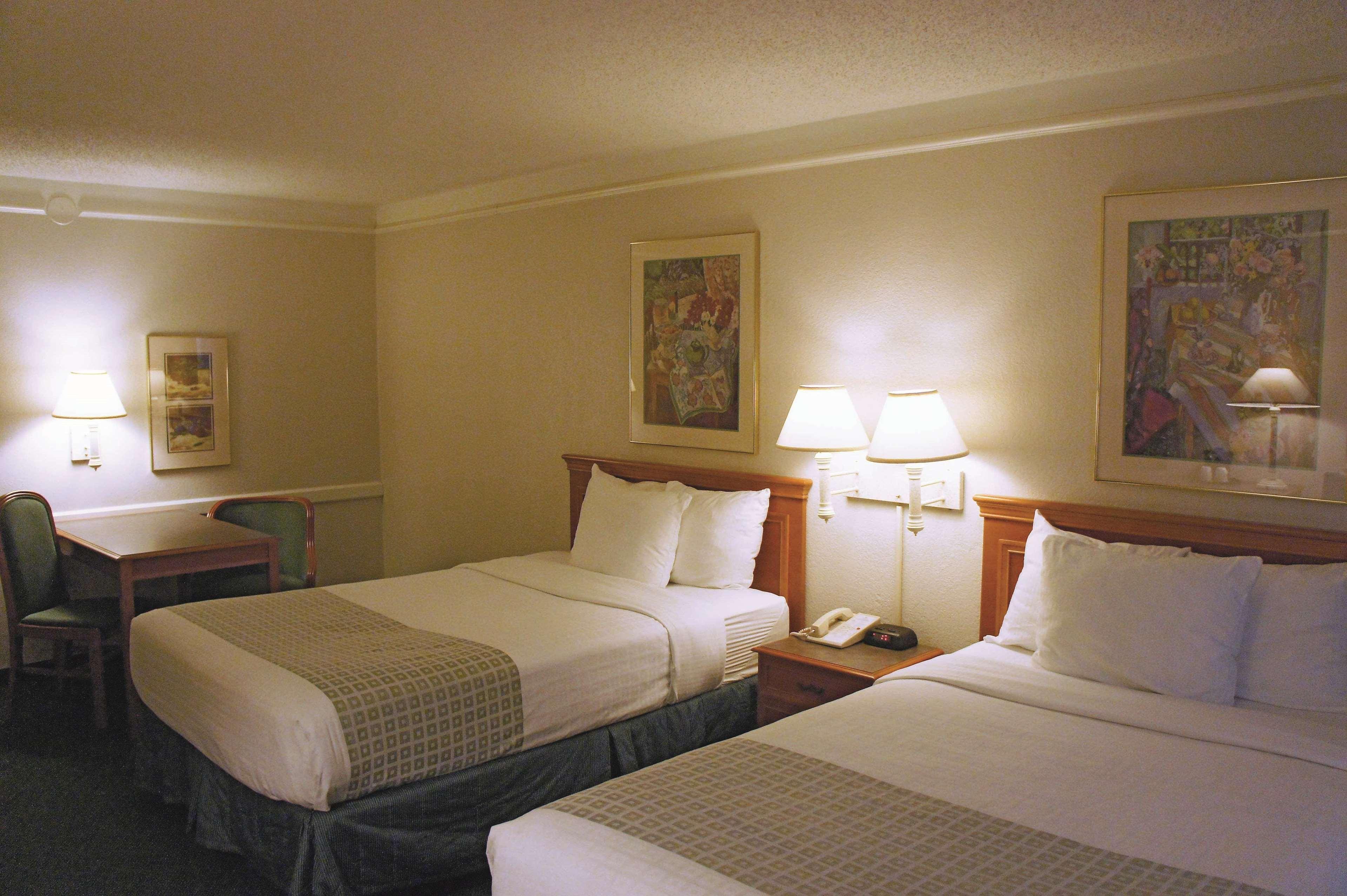 La Quinta Inn By Wyndham Farmington Extérieur photo