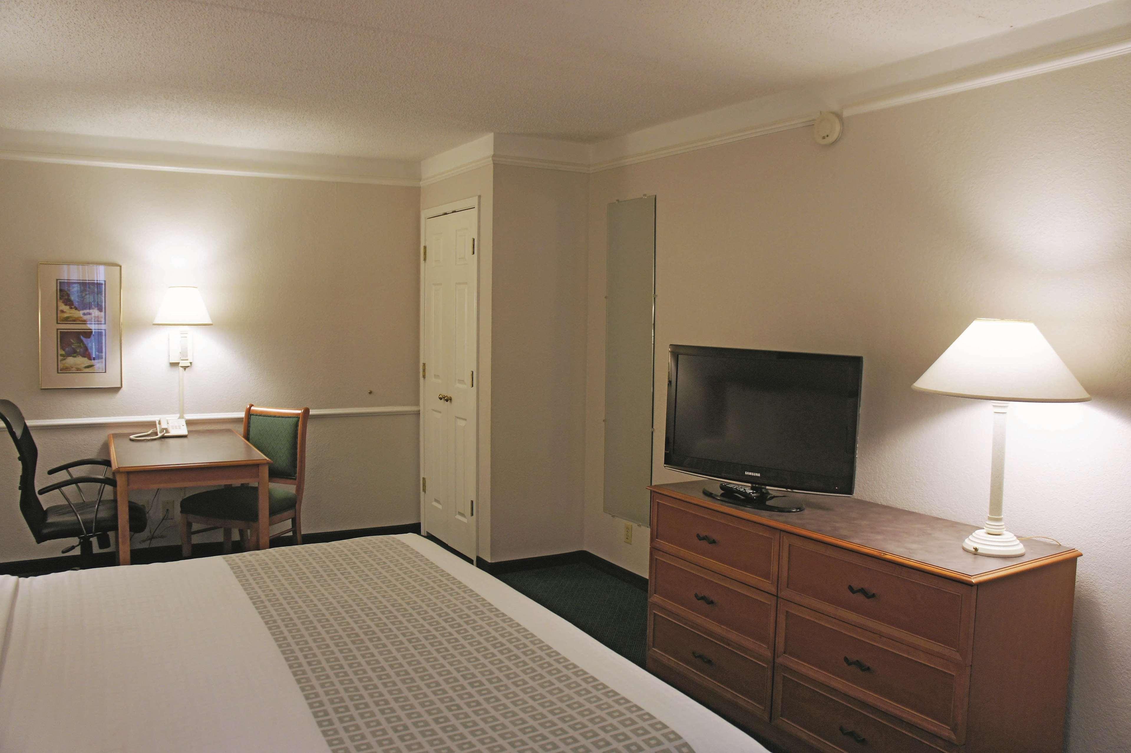 La Quinta Inn By Wyndham Farmington Extérieur photo