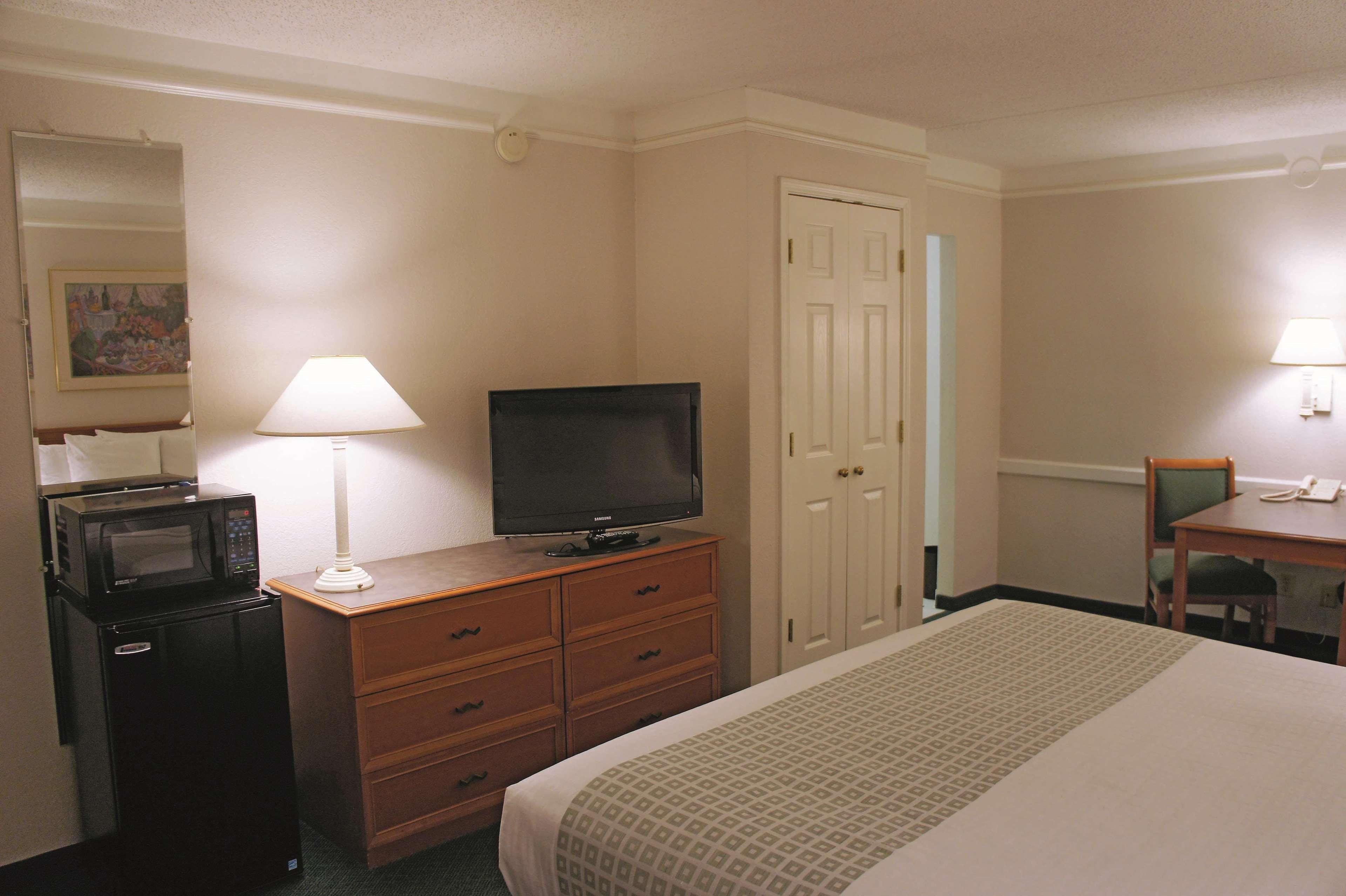 La Quinta Inn By Wyndham Farmington Extérieur photo