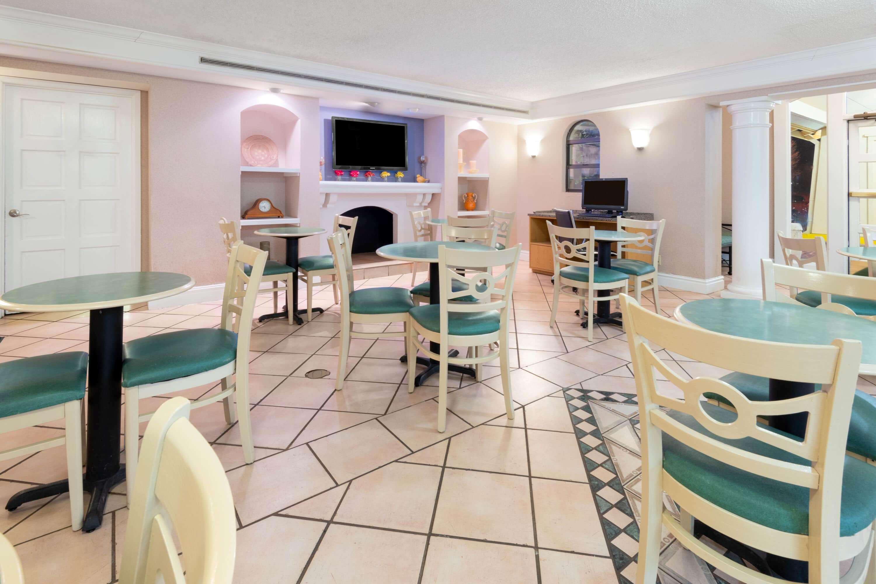 La Quinta Inn By Wyndham Farmington Extérieur photo